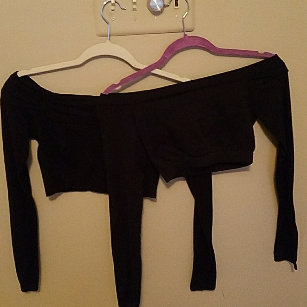 Black crop tops